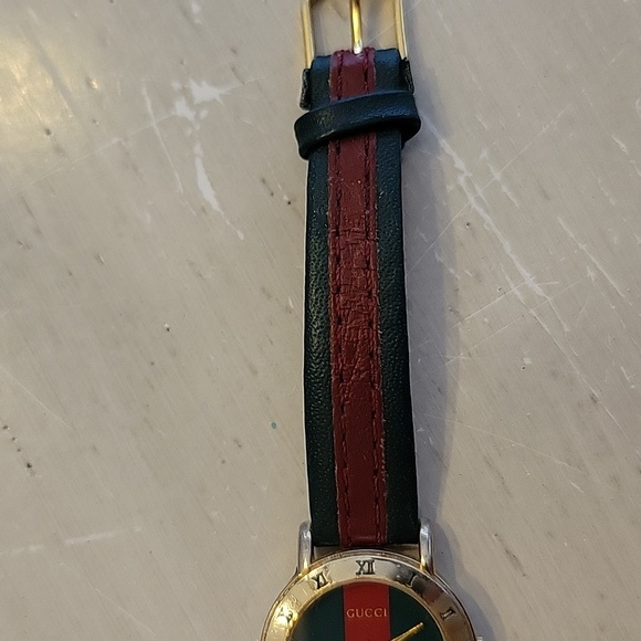 Authentic Vintage Gucci Watch - Picture 3 of 4